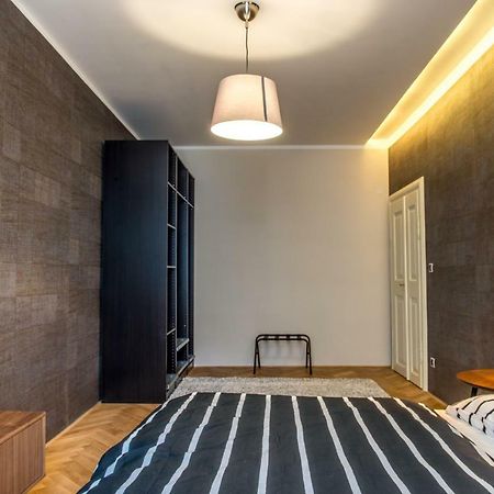 Exclusive 3 Bedroom Top-Notch Flat, Great Location Прага Экстерьер фото