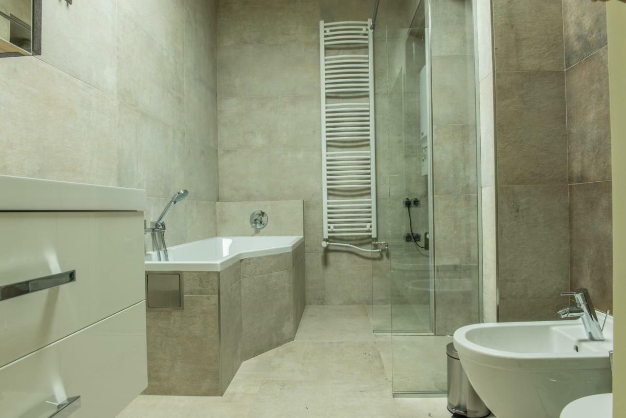 Exclusive 3 Bedroom Top-Notch Flat, Great Location Прага Экстерьер фото