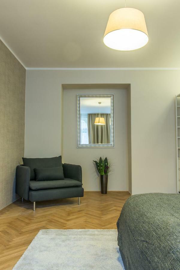 Exclusive 3 Bedroom Top-Notch Flat, Great Location Прага Экстерьер фото