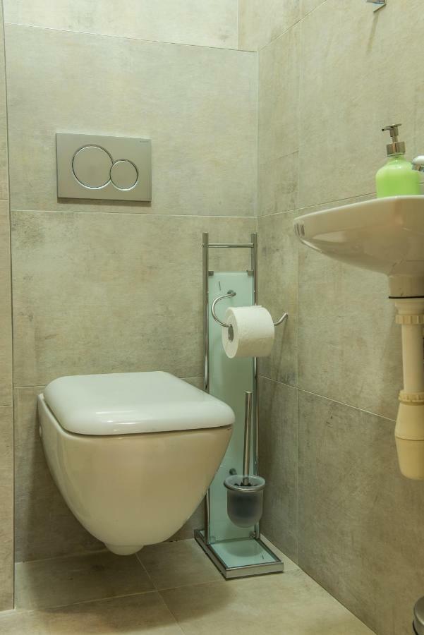 Exclusive 3 Bedroom Top-Notch Flat, Great Location Прага Экстерьер фото