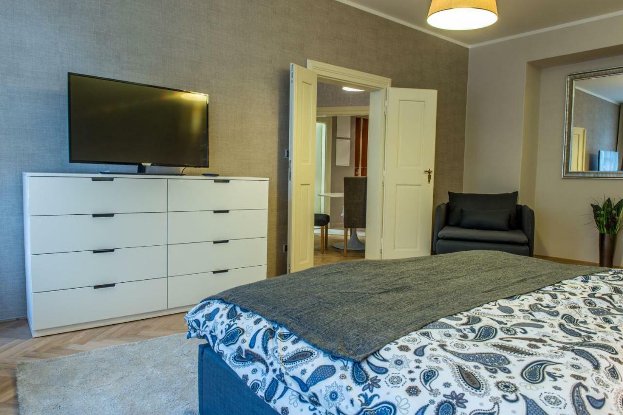 Exclusive 3 Bedroom Top-Notch Flat, Great Location Прага Экстерьер фото