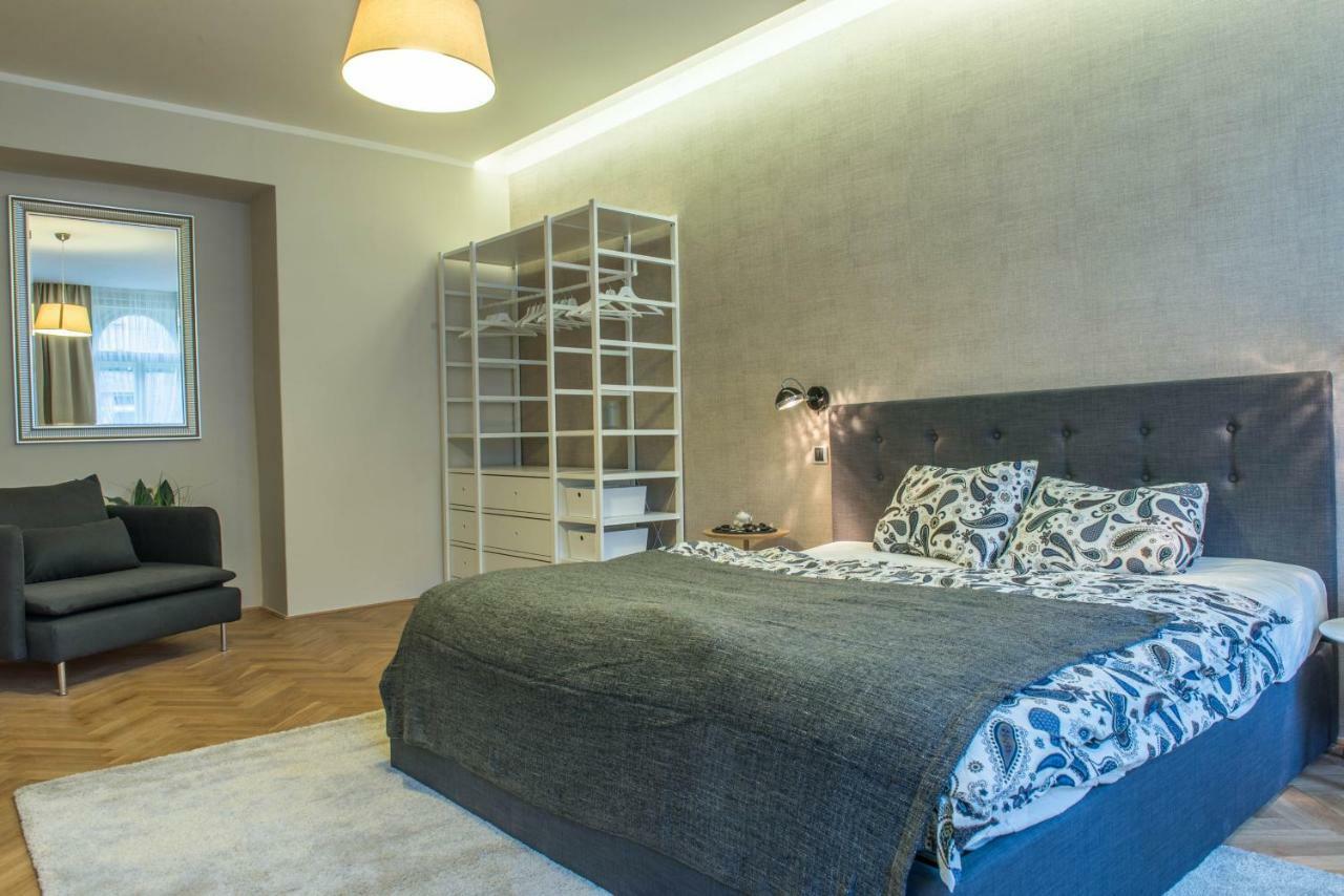 Exclusive 3 Bedroom Top-Notch Flat, Great Location Прага Экстерьер фото